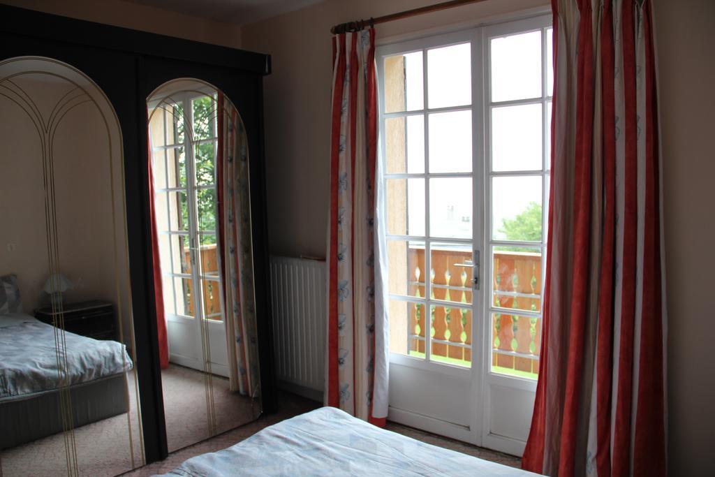 Holiday Home Maison De La Litiere Pugny-Chatenod Oda fotoğraf